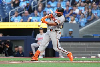 Anthony Santander Signs Five-Year Deal With Blue Jays