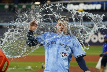 Blue Jays Week in Review: The Bats Come Alive