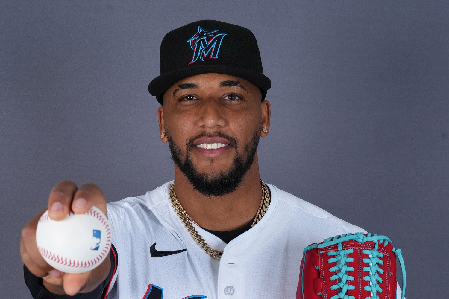 More information about "De Nicola: Toronto Blue Jays To Acquire Pitcher Robinson Piña"