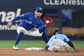 Andrés Giménez: The Blue Jays' Glove Versus Bat Dilemma